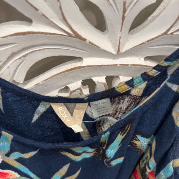 Floral beach Roxy top - Picture 2 of 3
